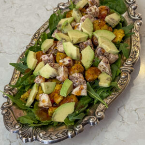 سالاد روکولا و آووکادو